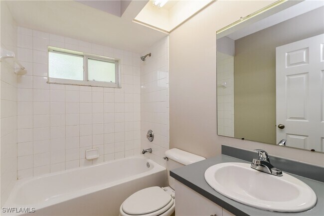 Building Photo - 1322 SE 33rd Terrace