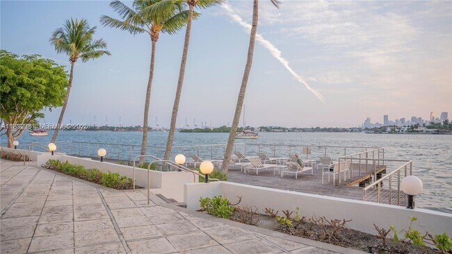 Building Photo - 3 Island Ave