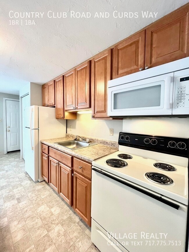 Building Photo - 681 Country Club Rd