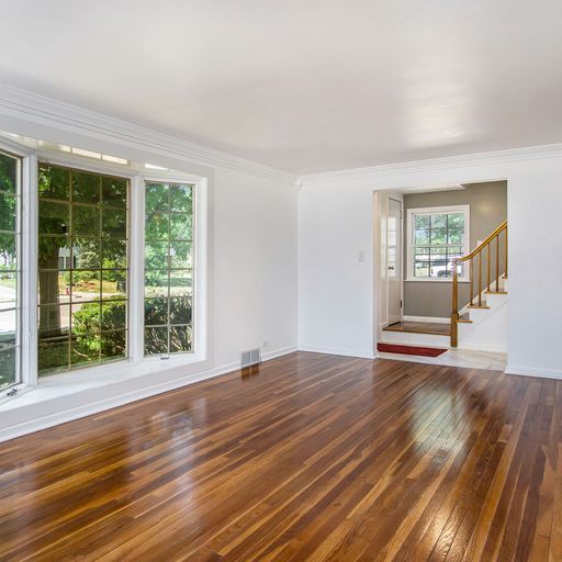 Living Room - 716 S Twyckenham Dr