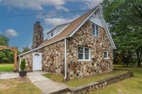 Building Photo - 79 Mountainside Rd