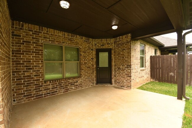 Building Photo - Modern 3-Bedroom 2 Bath Duplex in South Tyler