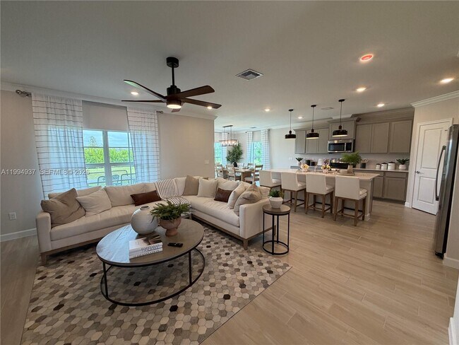 Building Photo - 1694 Hoot Owl Holw