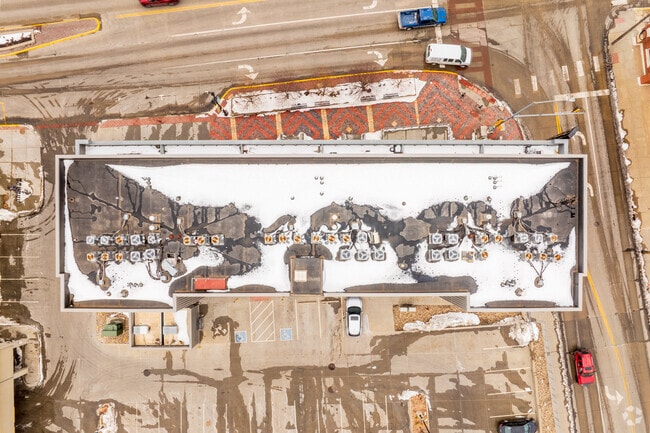 Building Photo - The Rise