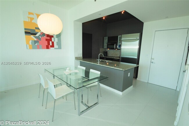 Building Photo - 950 Brickell Bay Dr