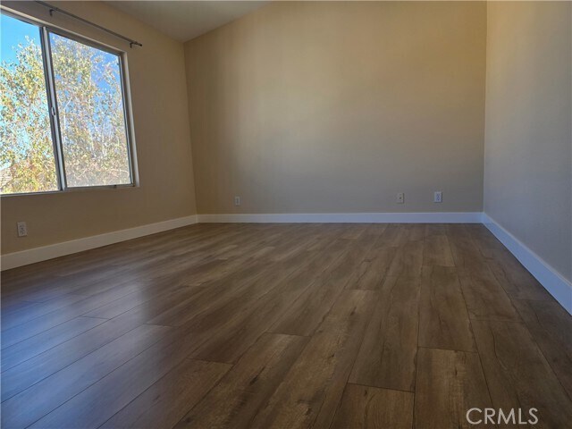 Building Photo - 1025 Viewpointe Ln