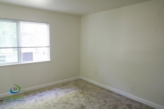 Building Photo - $3995 - Fully Remodeled 3Bd / 3Ba Large Townhome in Santa Teresa area - **BREAK LEASE**