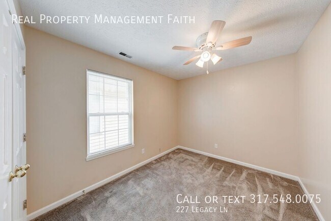 Building Photo - 227 Legacy Ln