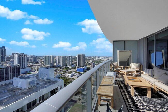 Building Photo - 488 NE 18th St