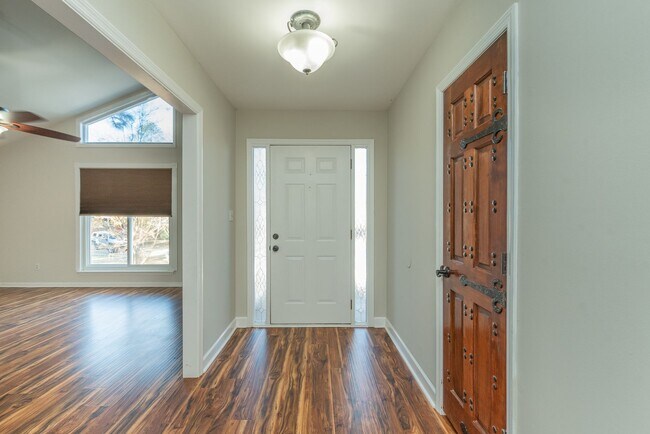 Building Photo - Fully Updated 3BR/2BA in Martinez – Vaulted Ceilings, Stone Fireplace & Fenced Yard!