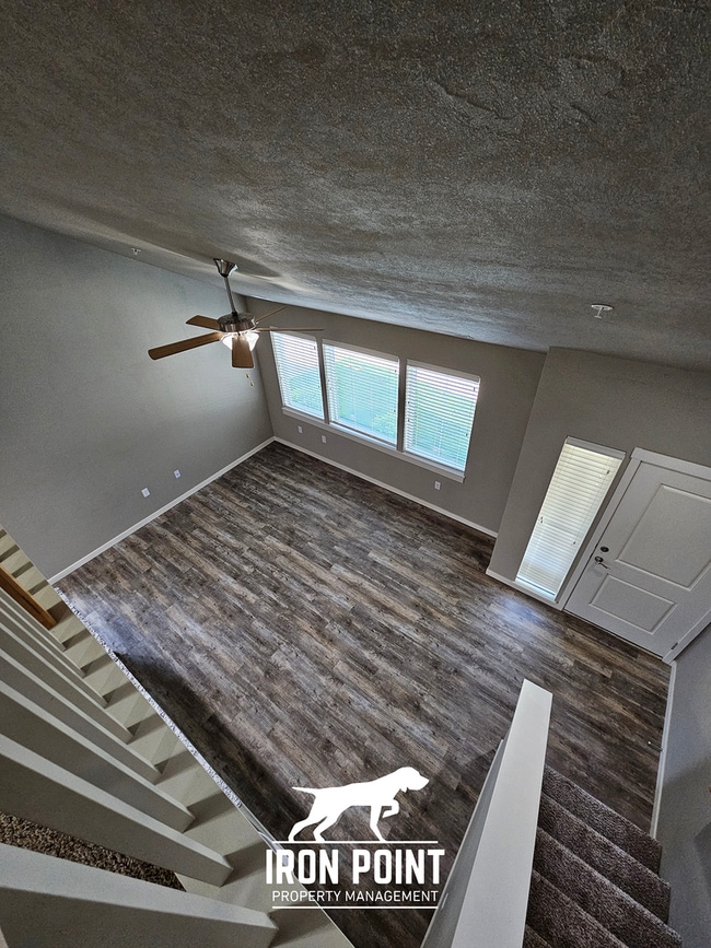 Building Photo - JE911