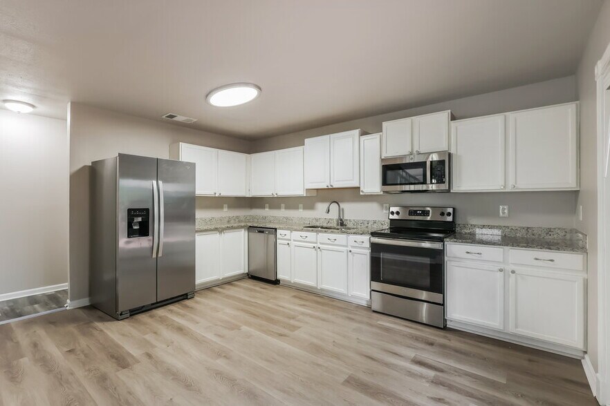 Building Photo - 8151 Cheryl Meadow Dr