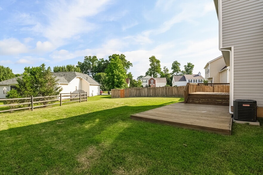 Building Photo - 15718 De Havilland Dr