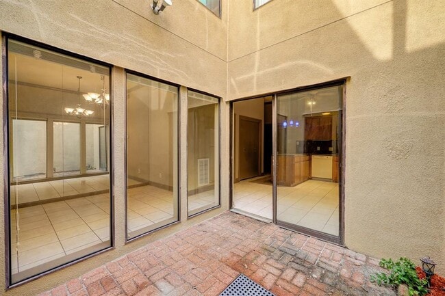 Building Photo - 3158 W Holcombe Blvd