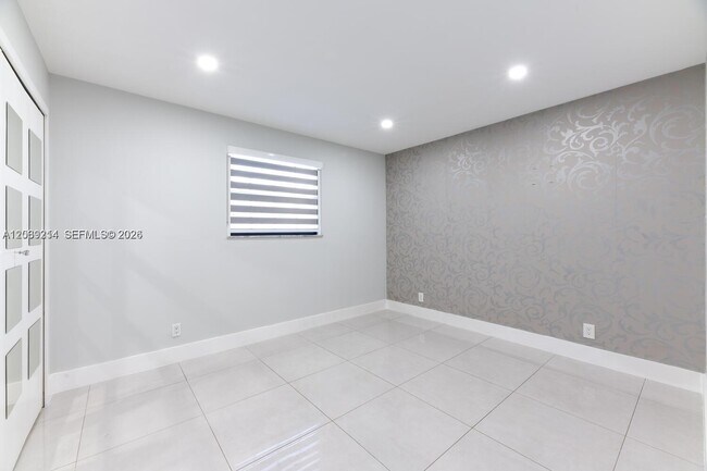 Building Photo - 3351 NW 85th Ave