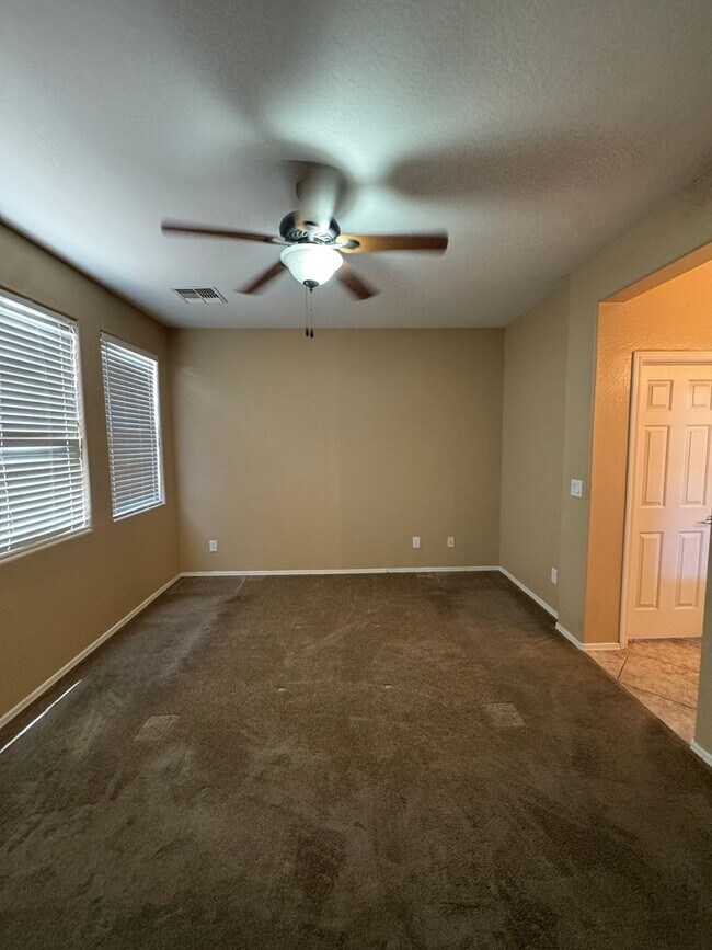 Building Photo - 5 bedroom home in the Anthem Parkside