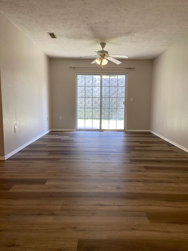 Building Photo - Condominium in Academy Commons