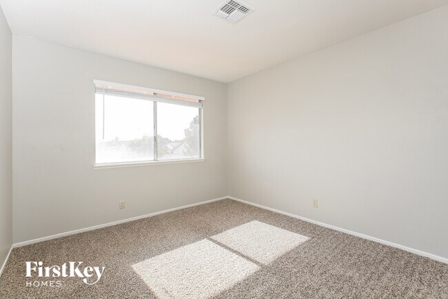 Building Photo - 3775 Duneville St