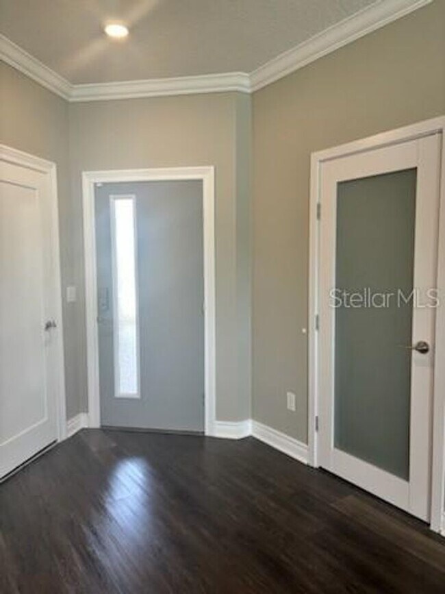 Building Photo - Providence Townhome For Rent