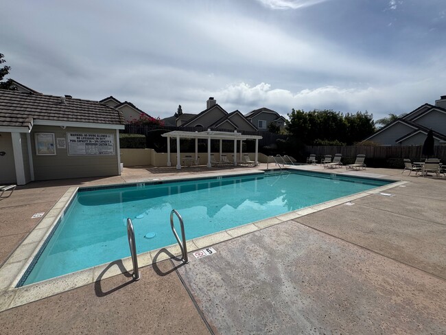 Building Photo - 10348 Rancho Carmel Dr