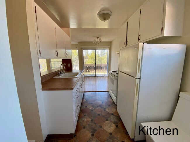 Building Photo - 2699 Derby St