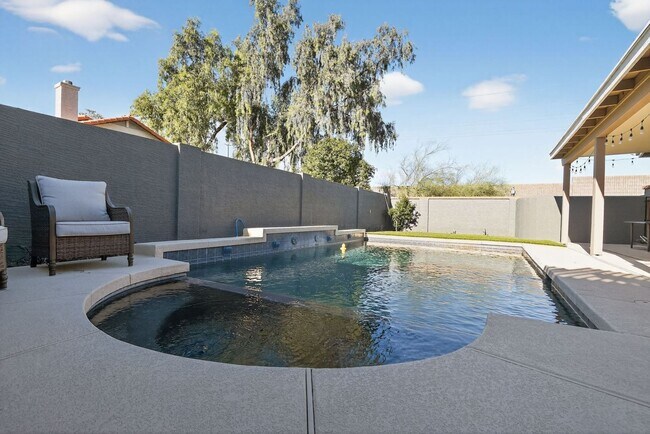 Building Photo - Spacious 4BR House in Scottsdale