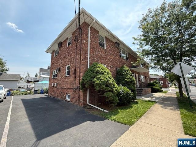 Building Photo - 405 8th St