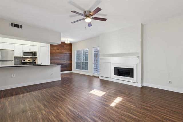 Building Photo - 5750 Phoenix Dr