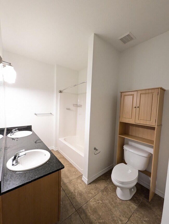 Building Photo - 1537 Bentley Cir