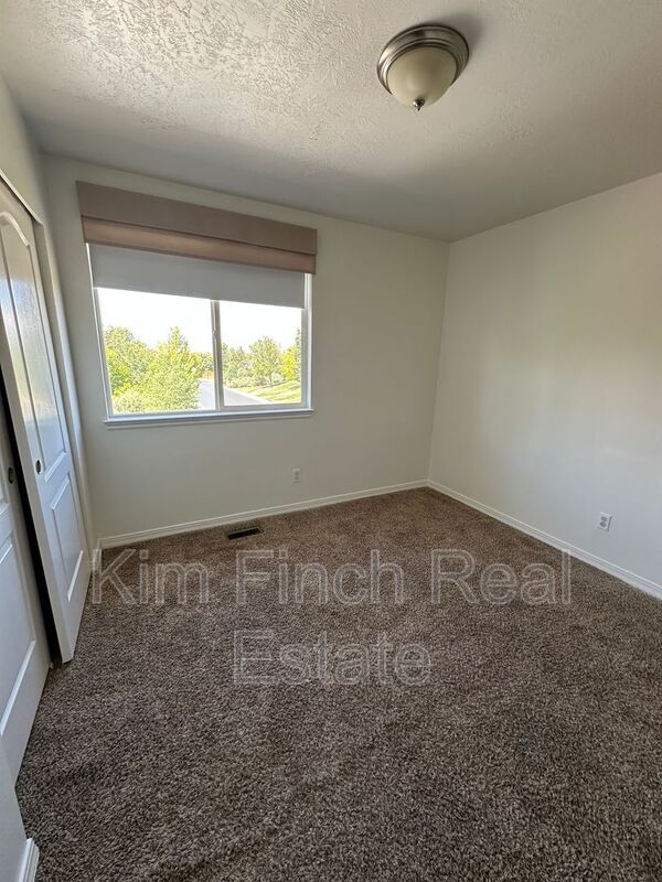 Building Photo - 9820 Deep Creek Dr