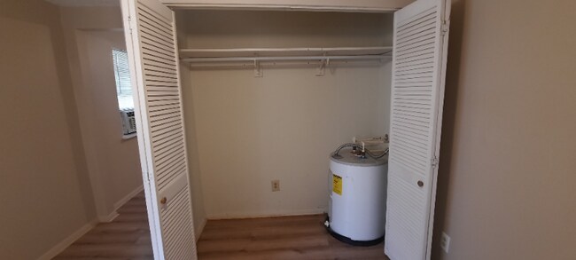 Building Photo - 2911 Clifton Ave