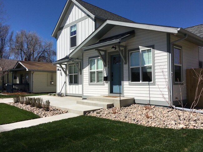 Building Photo - Stunning 3bd, 2ba Home Close To Downtown Loveland!