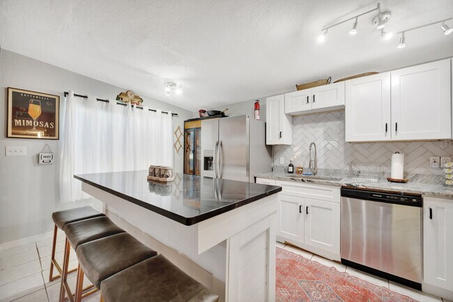 Building Photo - 5025 9th Ave S