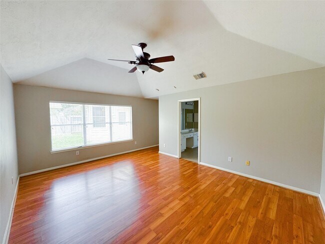 Building Photo - 19410 Bear Springs Dr