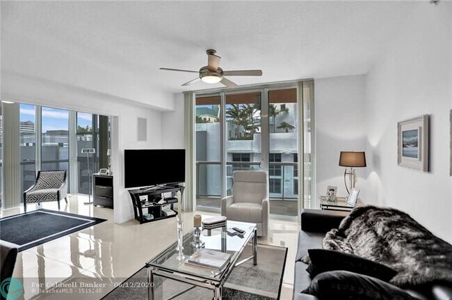 Building Photo - 111 SE 8th Ave