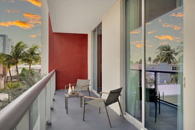 Building Photo - 777 N Ocean Dr