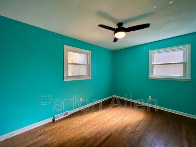 Building Photo - 126 Locust Ct