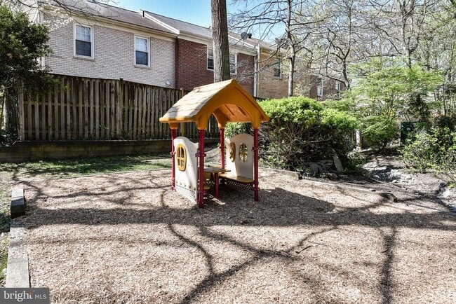Building Photo - 2407 Alsop Ct