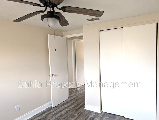 Building Photo - 8942 Temple Terrace Hwy