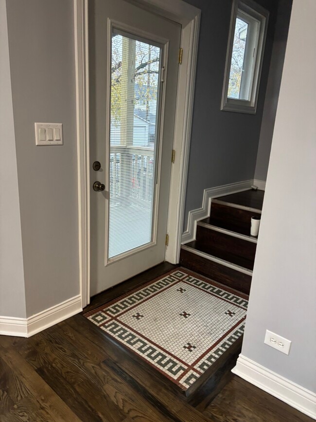 Building Photo - 3836 W Wabansia Ave