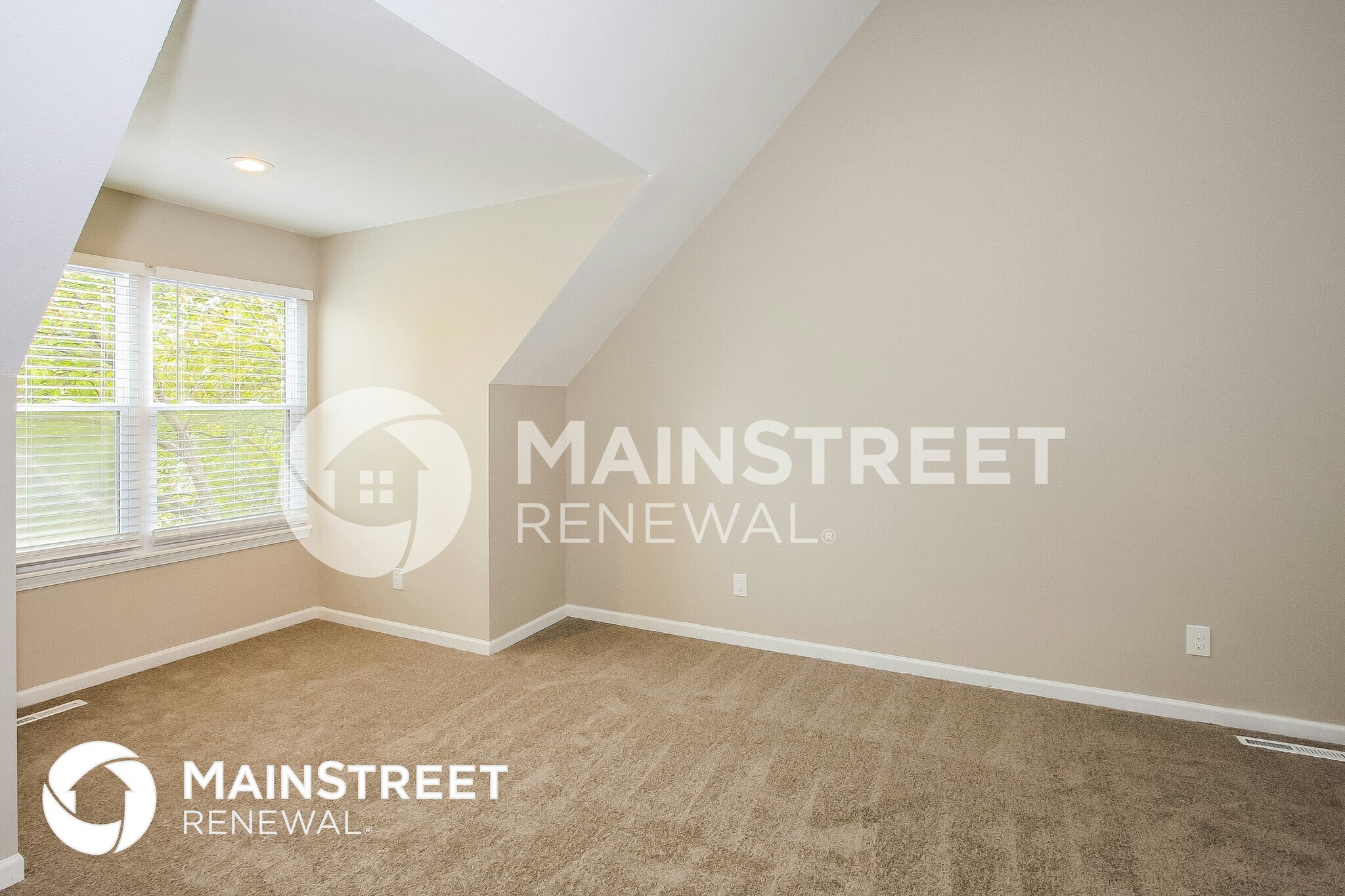 Building Photo - 8425 N Chatham Ave