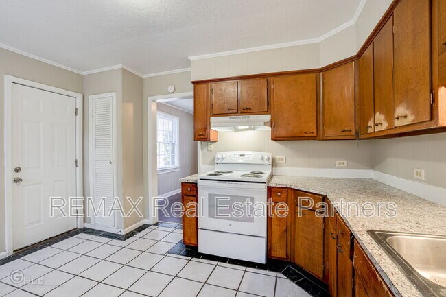 Building Photo - 604 Melba Ave