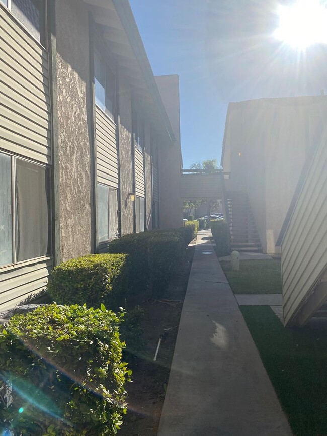 Building Photo - Completely Remodeled Colton Condo in Gated...