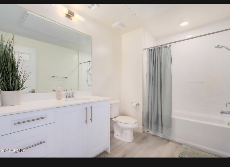 Building Photo - 7300 E Earll Dr
