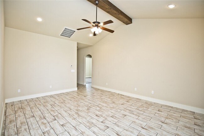 Building Photo - 108 Alder St