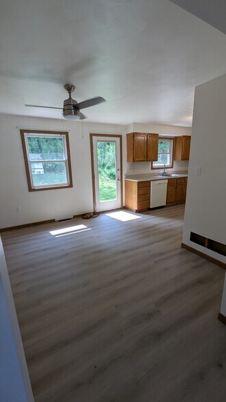 Building Photo - 124 Duquesne Blvd