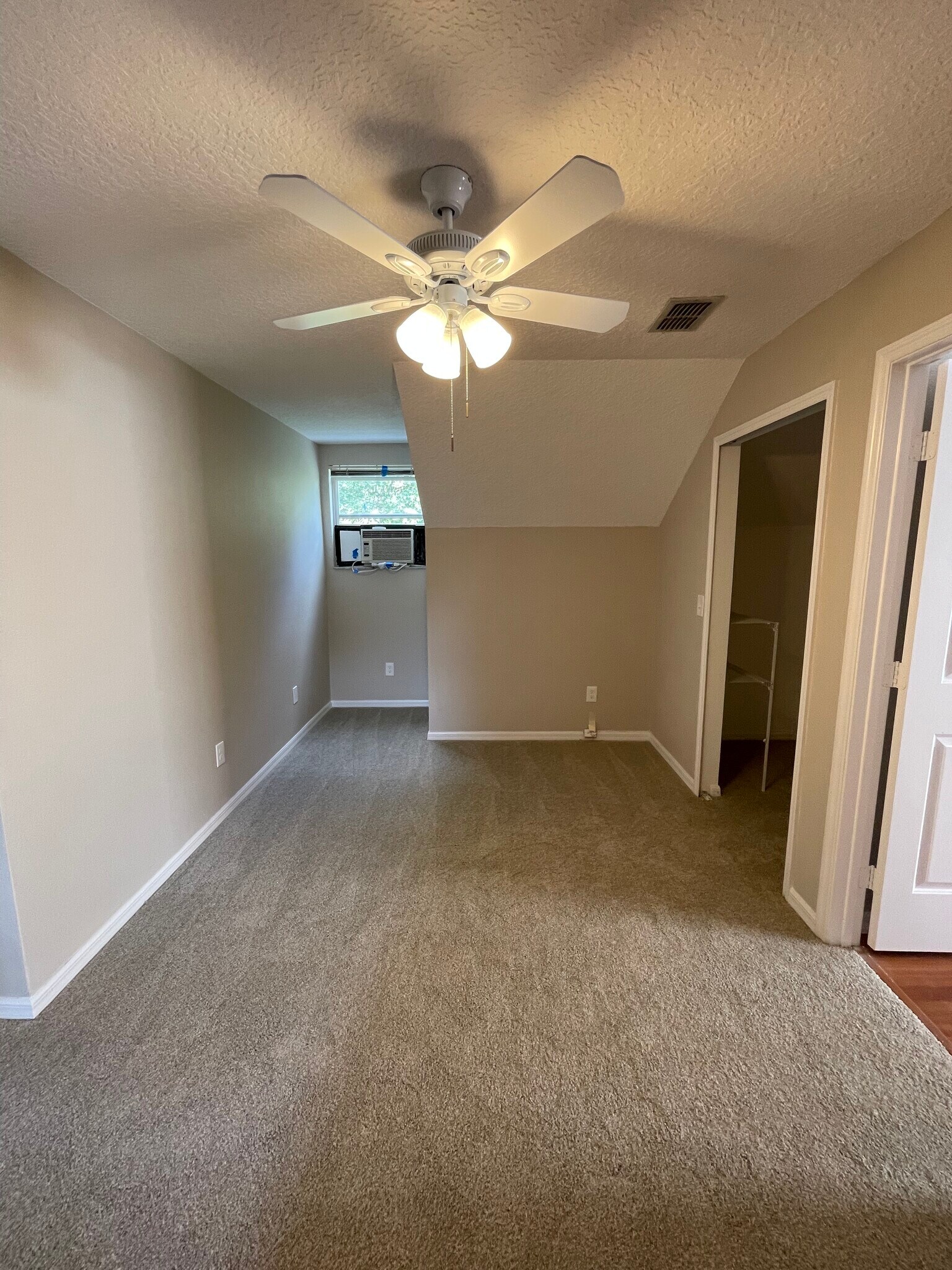 Building Photo - 4228 Boca Woods Dr