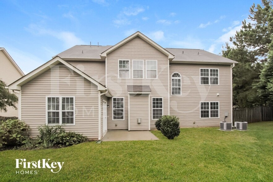 Building Photo - 240 Golden Valley Dr