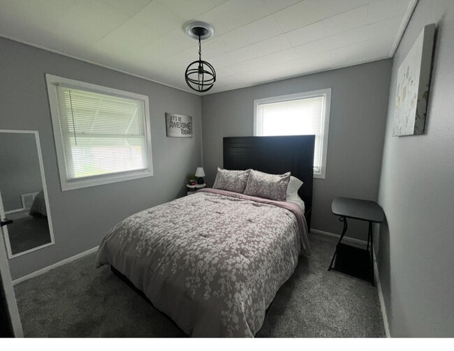 Building Photo - 3835 S 17th St