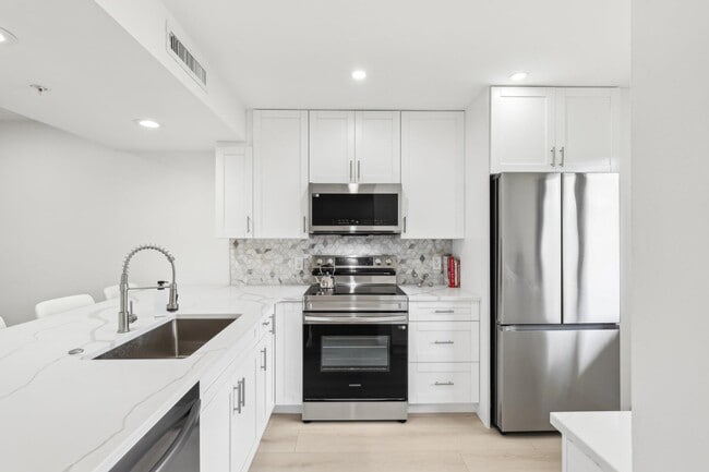 Building Photo - 1601 Marina Isle Way